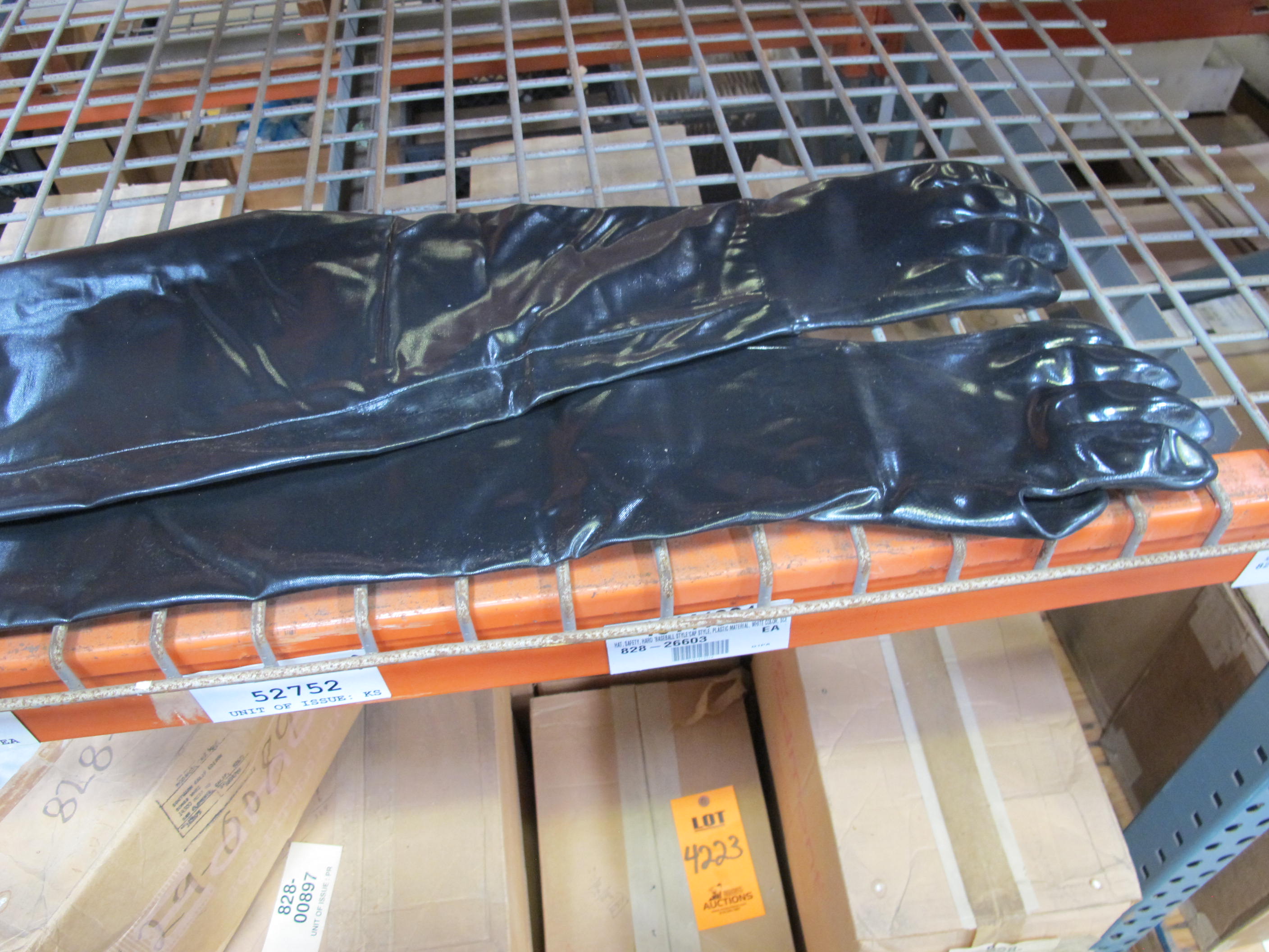 (260) RUBBER SHOULDER GLOVES. LOADING & HANDLING FEE $15-4223